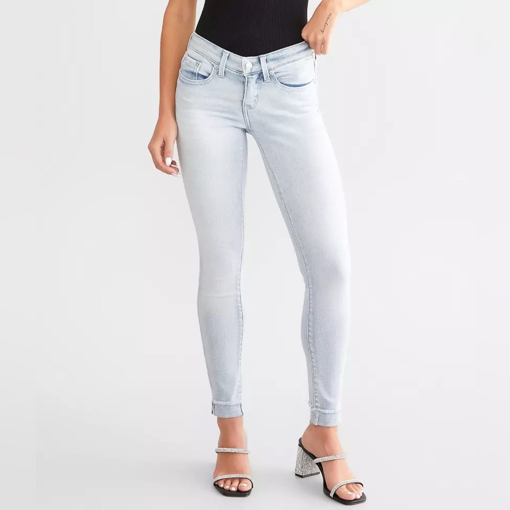 Frame Denim Jeans Le Skinny de Jeanne 
Light Blue Skinny Jeans